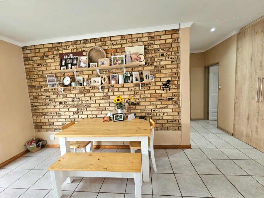 3 Bedroom Property for Sale in Miederpark North West